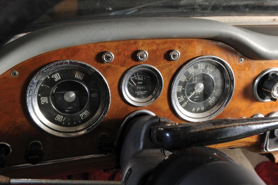Панель приборов Humber Super Snipe Saloon 1939 года  (фото 3 из 8)